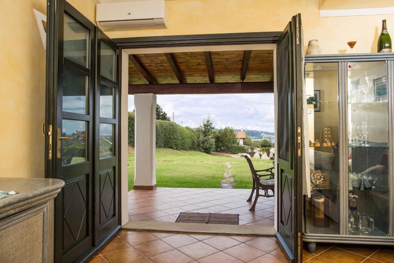 Villa Iris With Pool Baja Sardinia Exterior photo